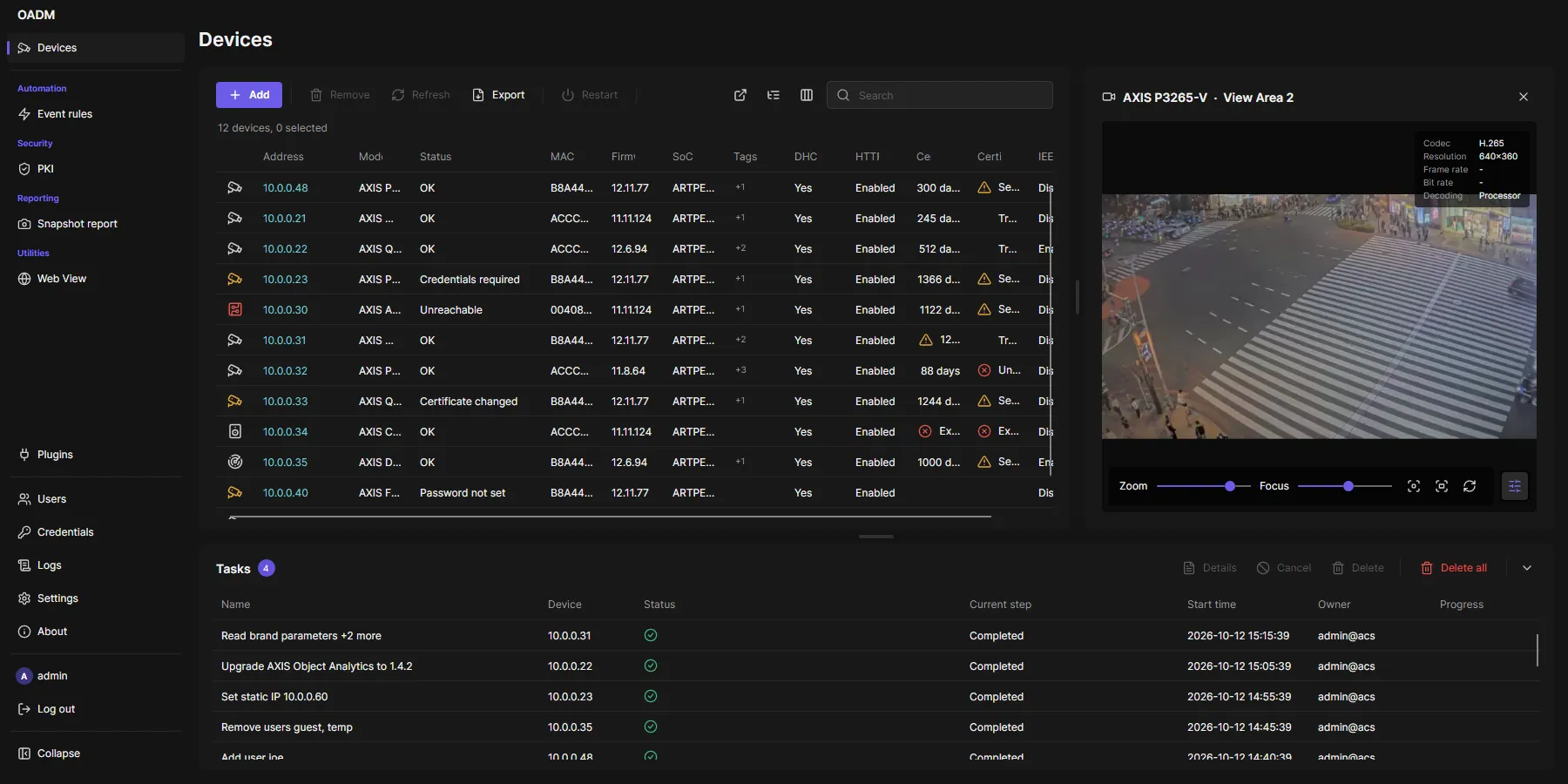 Live preview next to the device list, with zoom and focus over the picture